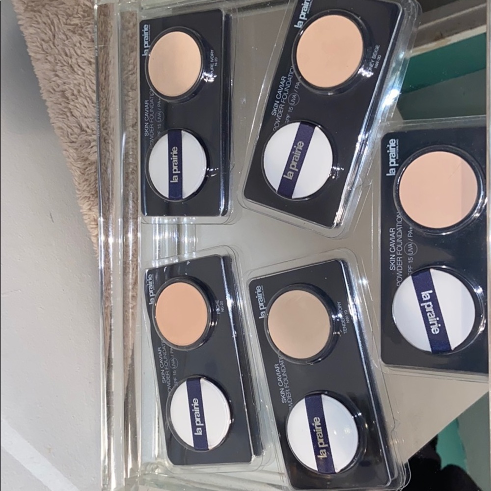 Powder foundation refills - Picture 2 of 2